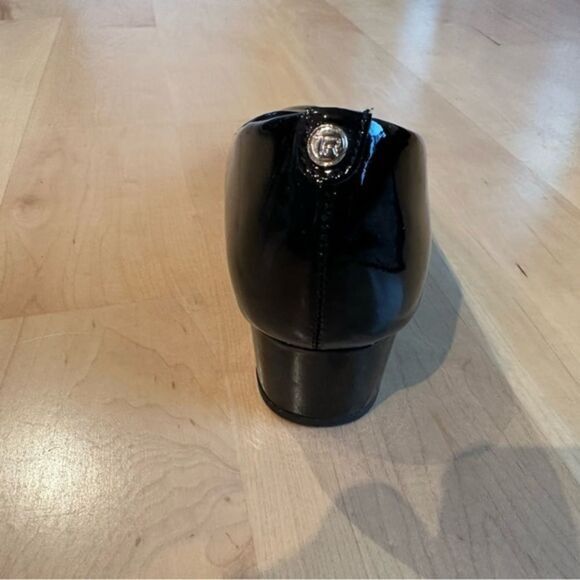 Taryn Rose black patent leather flats - Picture 2 of 8